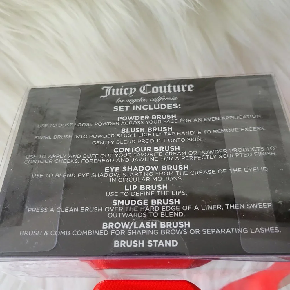 Juicy Couture 7 Piece Cosmetic Brush Set